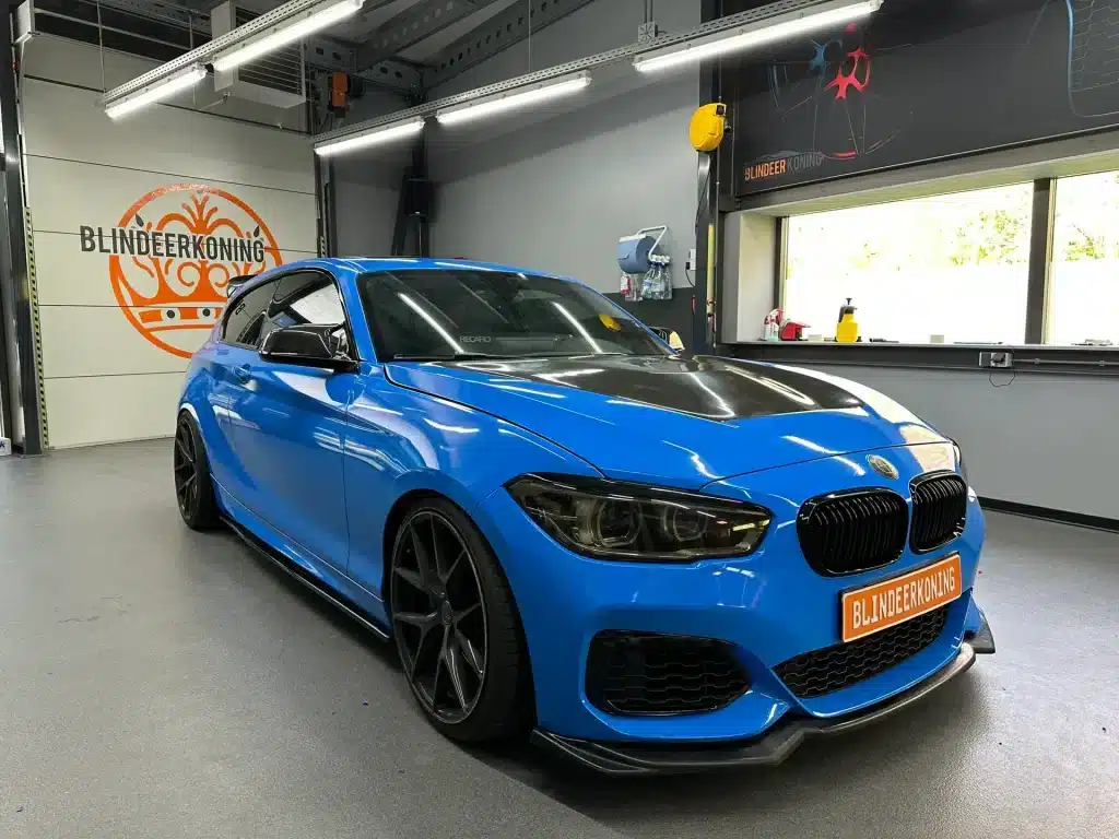 Blauw gewrapte BMW