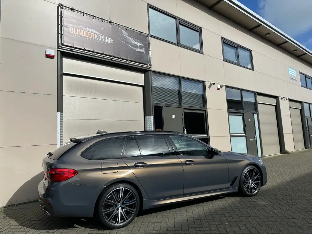 BMW 5 Serie Touring met Suntek Raam Folie